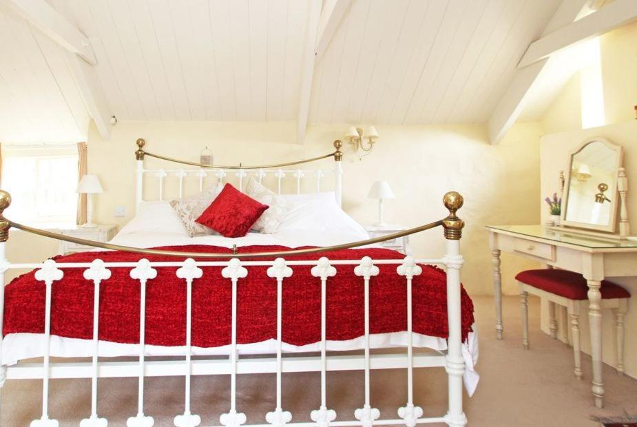 Meadowside Cottage, Characterful Grade 2 Listed Cottage Near To Wadebridge And Padstow 外观 照片