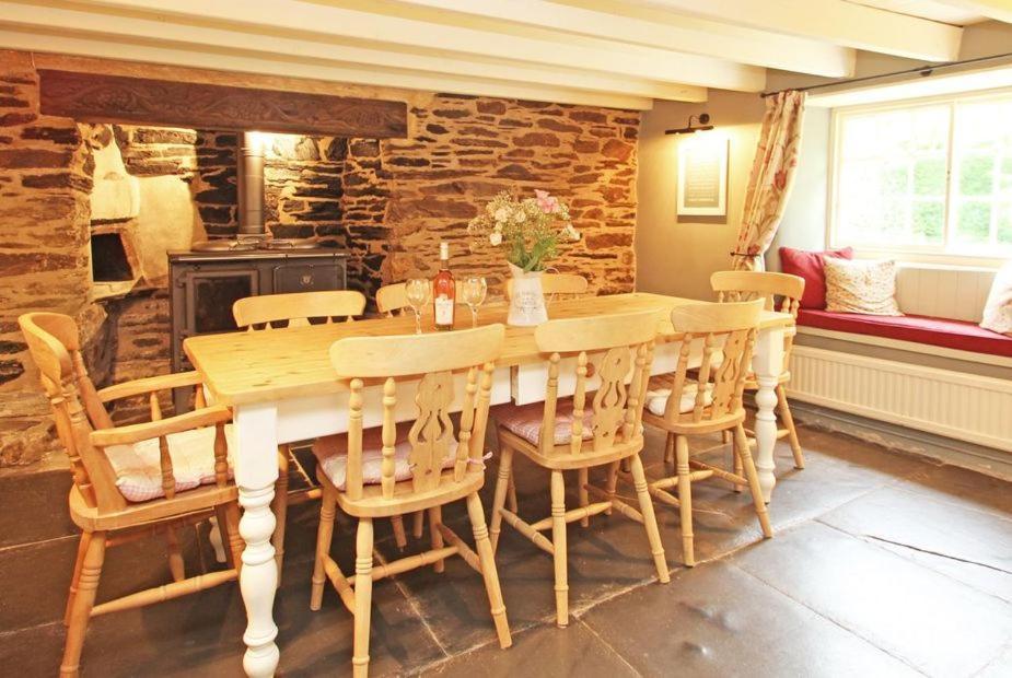 Meadowside Cottage, Characterful Grade 2 Listed Cottage Near To Wadebridge And Padstow 外观 照片